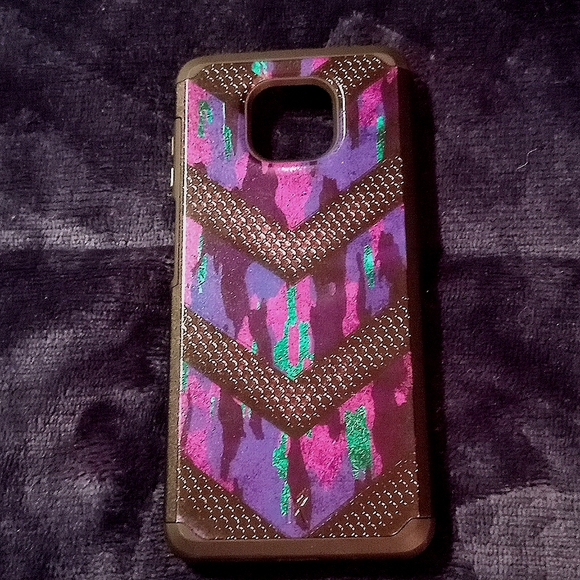 Phone case - Picture 1 of 3